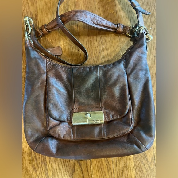 Coach ladies, vintage handbag pre-loved buttery, soft weather, brass hardware - Picture 5 of 15